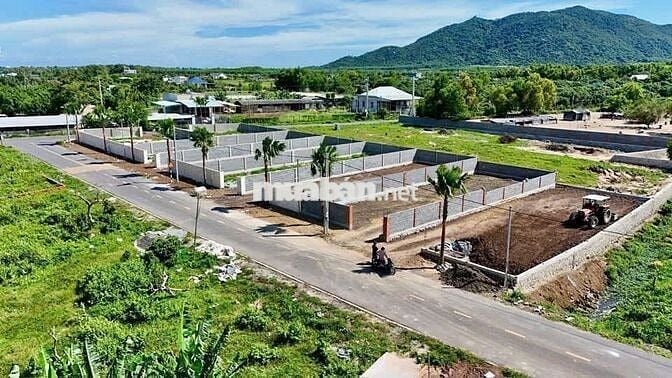 Bán gấp lô đất ngang 10m dài 30 mét ngay đường Ven Biển đang mở rộng.