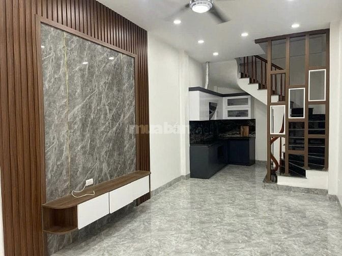 Cho thuê nhà đẹp mới 5 tầng, ô tô vào sát nhà