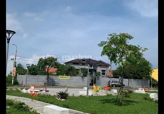 Cho thuê nhà biệt thự, đường để oto, có 3 phòng ngủ, vệ sinh khép kín