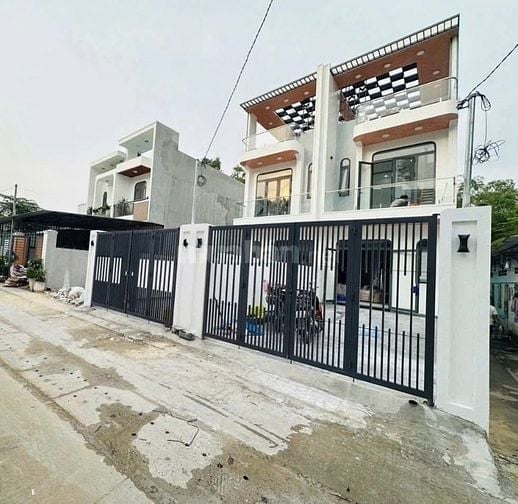 CHỦ GIẢM 300 TRIỆU BÁN GẤP NHÀ 1T/2L MỚI XÂY XONG