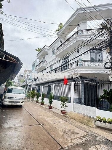 BÁN NHÀ ĐẸP FULL NỘI THẤT KHU 18B HẺM  XE TẢI