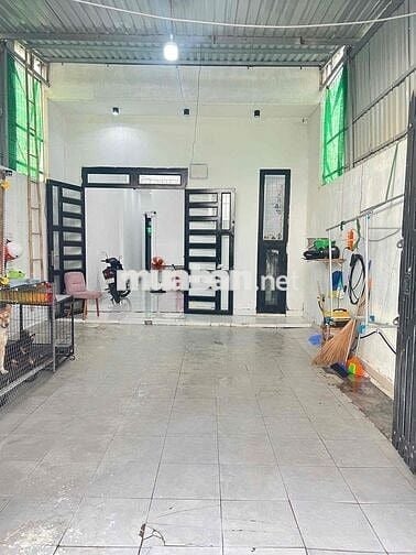 chính chủ cần bán nhà. view kênh đẹp,