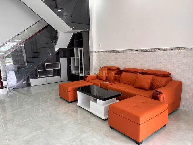 Bán nhà giá tốt 1 hiện tại giáp TPHCM DTSD 160m2