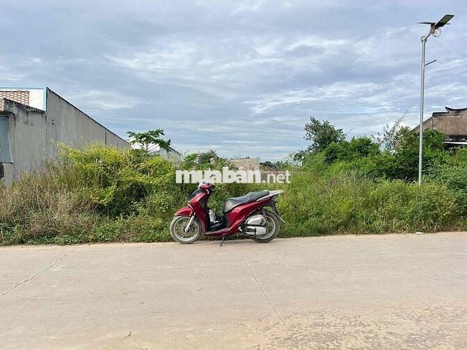 Lô đất rộng đường bê tông 5m tại Đức Hoà Thượng