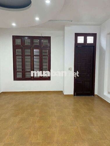 ( Ở Nhóm) Nhà 43 Trung Kính 50mx4T 5PN 5 ĐH ba gác oto cách 100m 14 tr