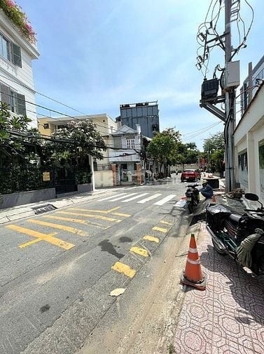 Bán nhà Thảo Điền, góc 2 mặt tiền Lê Văn Miến, 3 tầng, 186.5m2, 89 tỷ