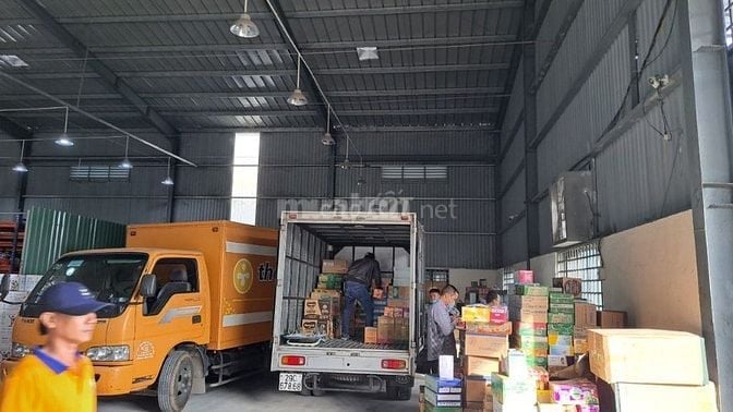 TUYỂN GẤP 2 NAM/ NỮ PHỤ KHO. THU NHẬP CAO. CV ỔN ĐỊNH LÂU DÀI.