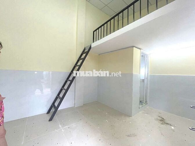 Phòng trọ gác cao ngay sát trung tâm, chỉ tính phí điện và nước