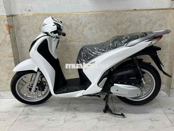 SH 150 khoá ga đời 2016 trắng đen 43E1-597.63