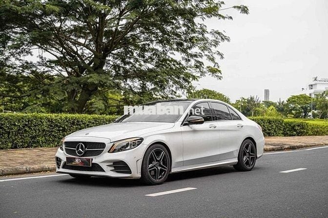 Mercedes-Benz C300 AMG 2021 Trắng