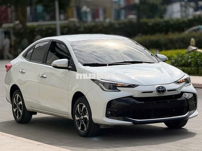 Toyota Vios G 2024 màu trắng mẹ mắng cũng mua