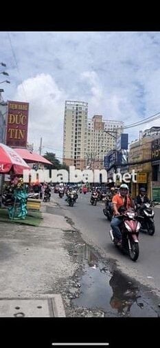 Nhà lầu 7p đường xe tải thông, giá cực rẻ