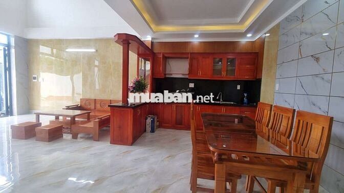 Nhà bán phùng Hưng an viễn nhà 2 tầng nội thất gỗ cao cấp