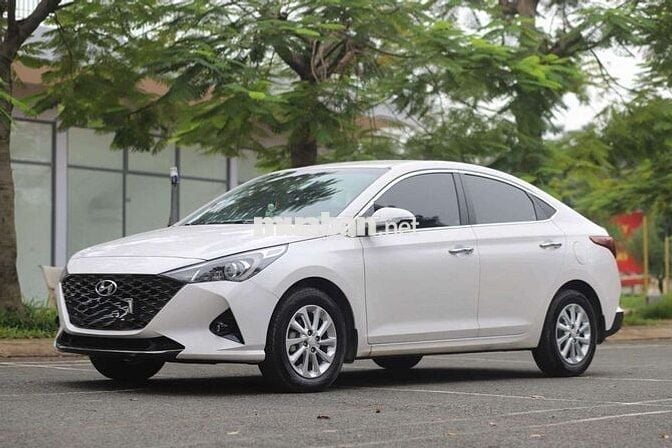 Hyundai Accent 2023 1.4 AT - 39000 km