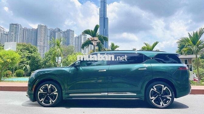 BÁN VinFast VF9 2023 Plus - THAY MÂM VÀ VỎ MỚI