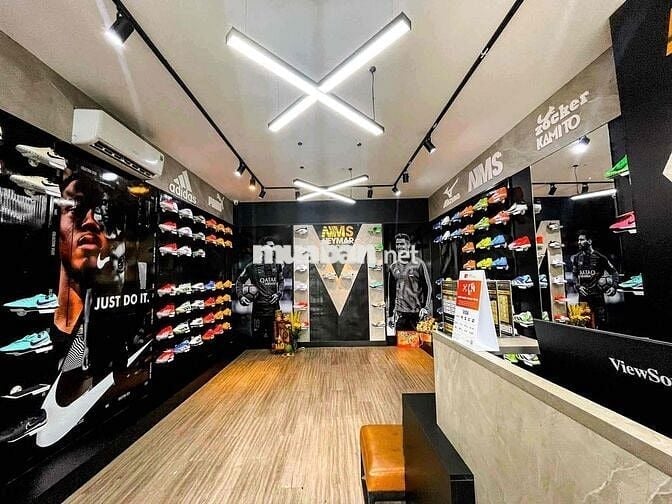 CẦN SANG GẤP SHOP THỂ THAO TRUNG TÂM QUẬN 10