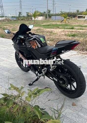 R15 V3 2022 odo 10.000kmn