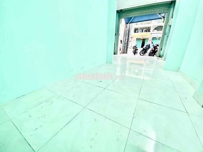 mặt bằng đường 2 chiều gần ngã ba