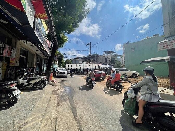 🏩 Bán đất sát chợ mt đường Cù Chính Lan, 55m2, 6.x tỷ tl