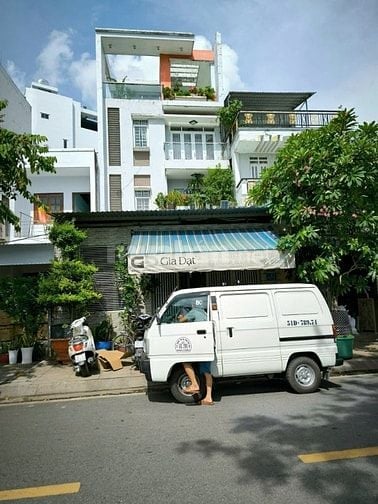 ☎Ngộp bank bán nhà mặt tiền Lò Gốm , 3 tấm , quận 6