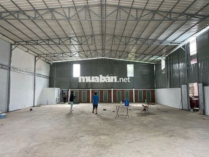 Kho xưởng 400m² có điện 3 pha, trong KDC Ngân Thuận