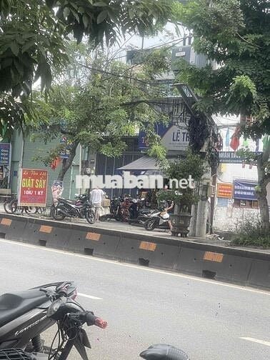 về quê gấp cần sang tiệm tóc nail gội đầu