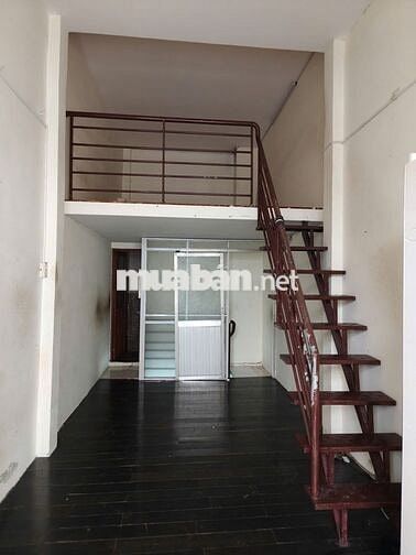 Cho thuê nhà riêng tại Xóm Chiếu, 8 triệu, 40 m2