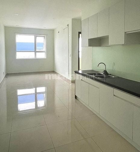 Nằm ngay trung tâm thương mại pacr mall 