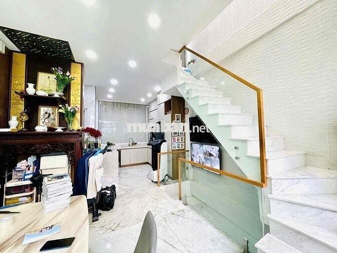 Bán nhà Nguyễn Chí Thanh p3 Quận 10 tặng hết nội thất 37m2 3 tầng nhà