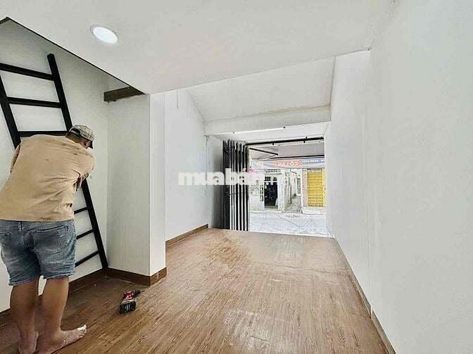 MẶT BẰNG KINH DOANH - GÁC Ở LẠI - NGAY TRUNG TÂM ĐƯỜNG LỚN