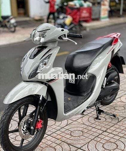 Vision bánh lớn xe xe đẹp như ngọc trinh