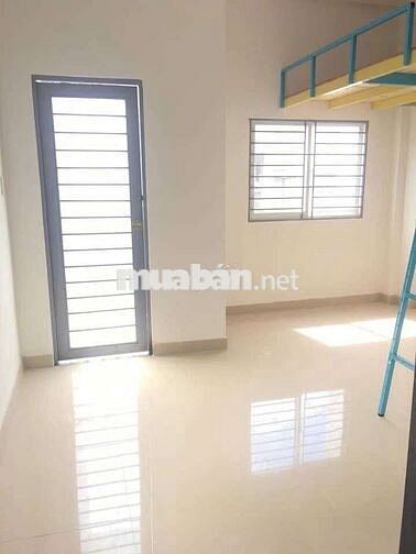 [Hiếm] - Trọ gác ban công gần cầu Nguyễn Tri Phương Q5