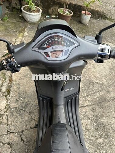 Piaggio Vespa Sprint 125 2025 Xám 800 km