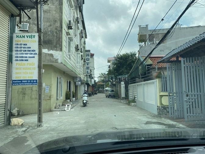 Cho thuê nhà 2 tầng 1 tum - nhà khu liền kề, dân trí cao