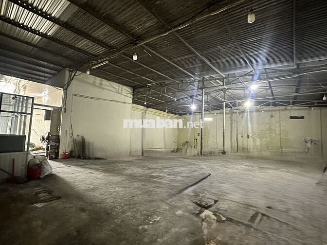 Vị trí tốt, tiềm năng kinh doanh lớnGÓC TÔN ĐỨC THẮNG & HOÀNG VĂN THÁI