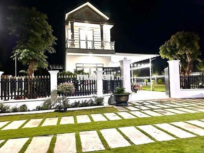 Chinh chu ban gấp biệt thự đẹp tại Trung Lập Thượng , Củ Chi .