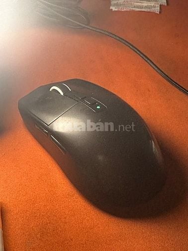 Chuột gaming Corsair và Attack Shark