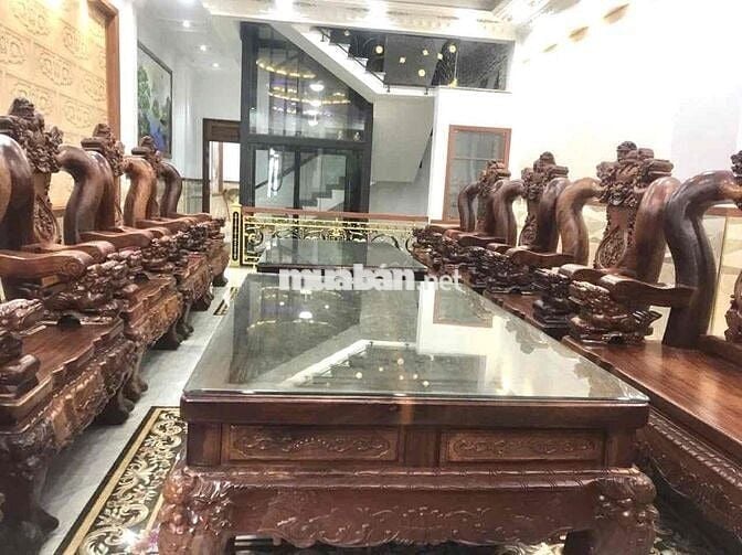 Cho thuê Biệt Thự 4 lầu 200m2 có: 5pn bên DT743 - Dĩ An