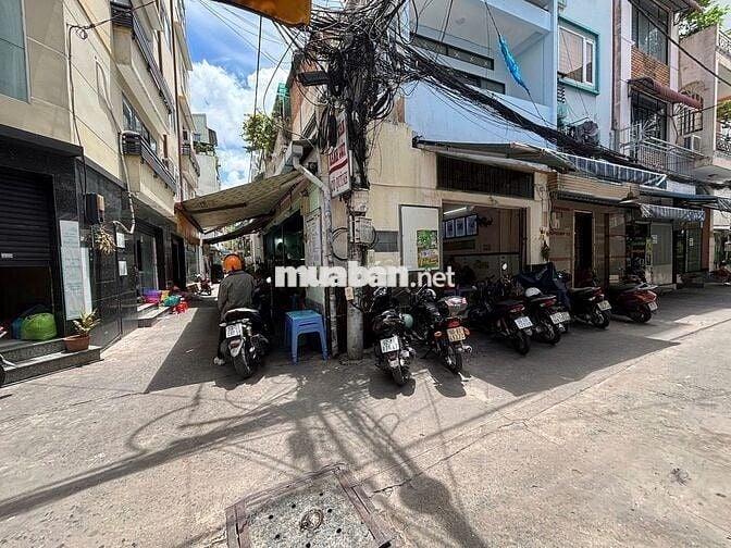 QUẬN 10 - CHO THUÊ NHÀ NGUYÊN CĂN 3 TẦNG - GIÁ RẺ CHỈ 10 TRIỆU / THÁNG