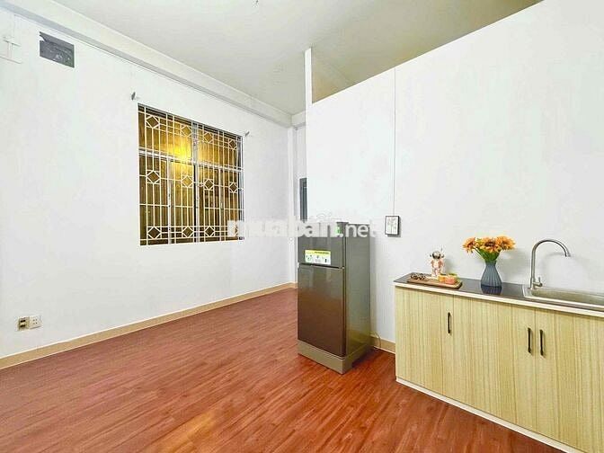 CHDV 2 Phòng Ngủ Full Nội Thất Mới Tinh- DTSD 77M2- Ngay Nguyễn Sơn, T