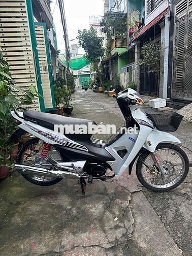 Wave 50cc  màu trắng bánh căm thắng đĩa