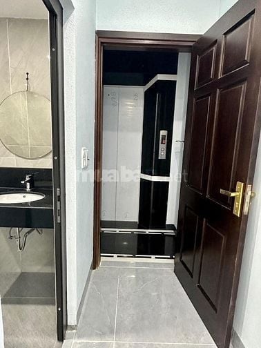 Cho thuê nhà nguyên căn mới xây 50 m2x5 tầng số 7 ngõ 121 Lê Thanh Ngh