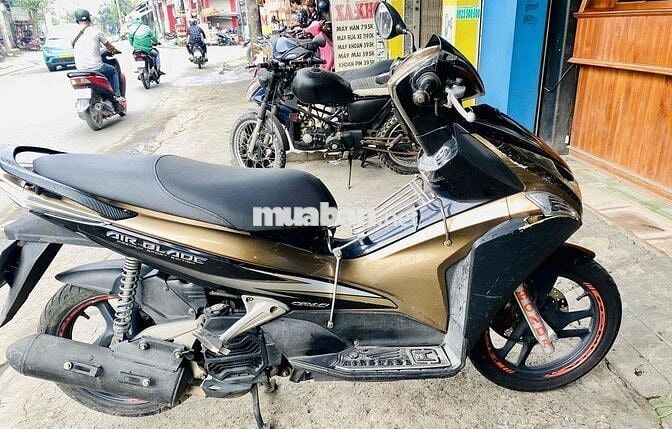Honda Air Blade 2012 Đen vàng đồng