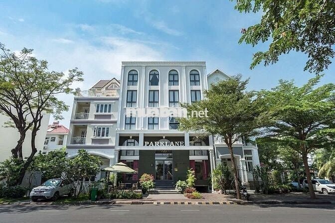 Toà nhà 1.000m2 sàn Quận 7 - HDT 11.500$/tháng - Hầm 5 tầng
