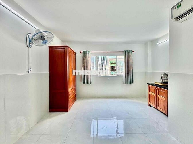 Phòng Cao Cấp Cửa Sổ Thoáng- Thang Máy Gò Dầu 5P Aeon Tân Phú