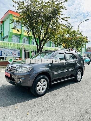 Toyota Fortuner 2011 2.7V - AT.