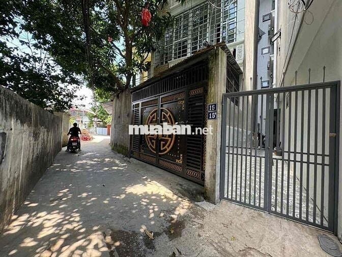 Bán nhà Nguyễn Văn Linh ngõ nông ô tô đỗ cổng 31m2 x4mx 5 tầng giá nhỉ