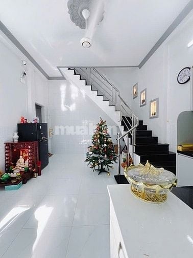 Gần cầu Kênh Tẻ, Nở Hậu, DT 4x11m