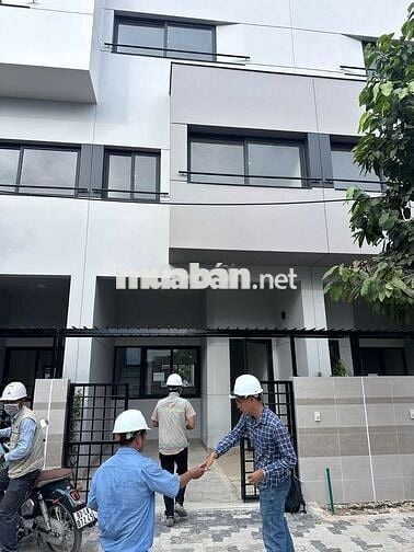 Cho thuê nhà nguyên căn khu dân cư cao cấp BD có bảo vệ 1 trệt 2 lầu