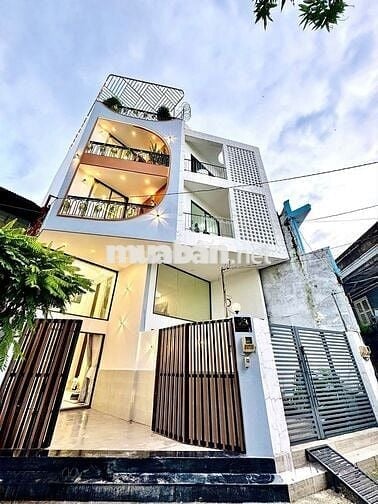 Bán Siêu Phẩm Mặt Tiền Ngay Phạm Văn Đồng - Nhà Mới 60m2 Đất Hơn 9 tỷ